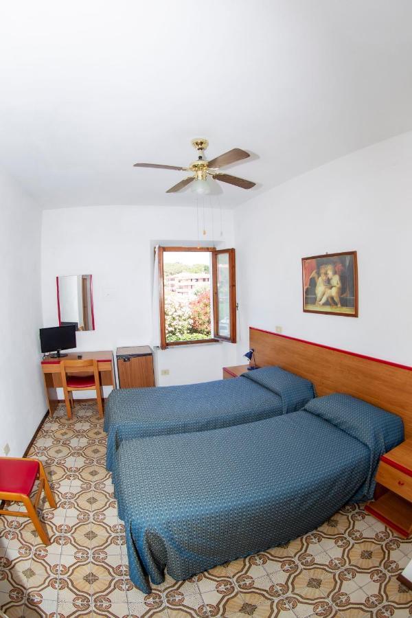 מרצ'יאנה מרינה Hotel Anselmi מראה חיצוני תמונה