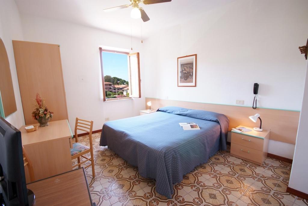 מרצ'יאנה מרינה Hotel Anselmi מראה חיצוני תמונה
