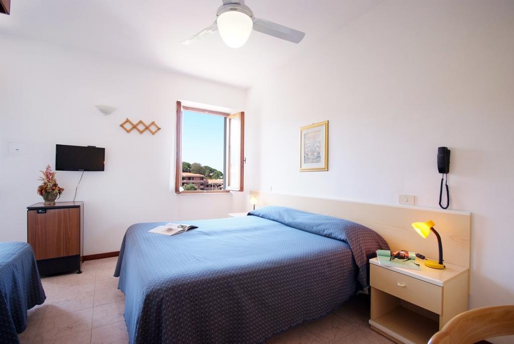 מרצ'יאנה מרינה Hotel Anselmi מראה חיצוני תמונה