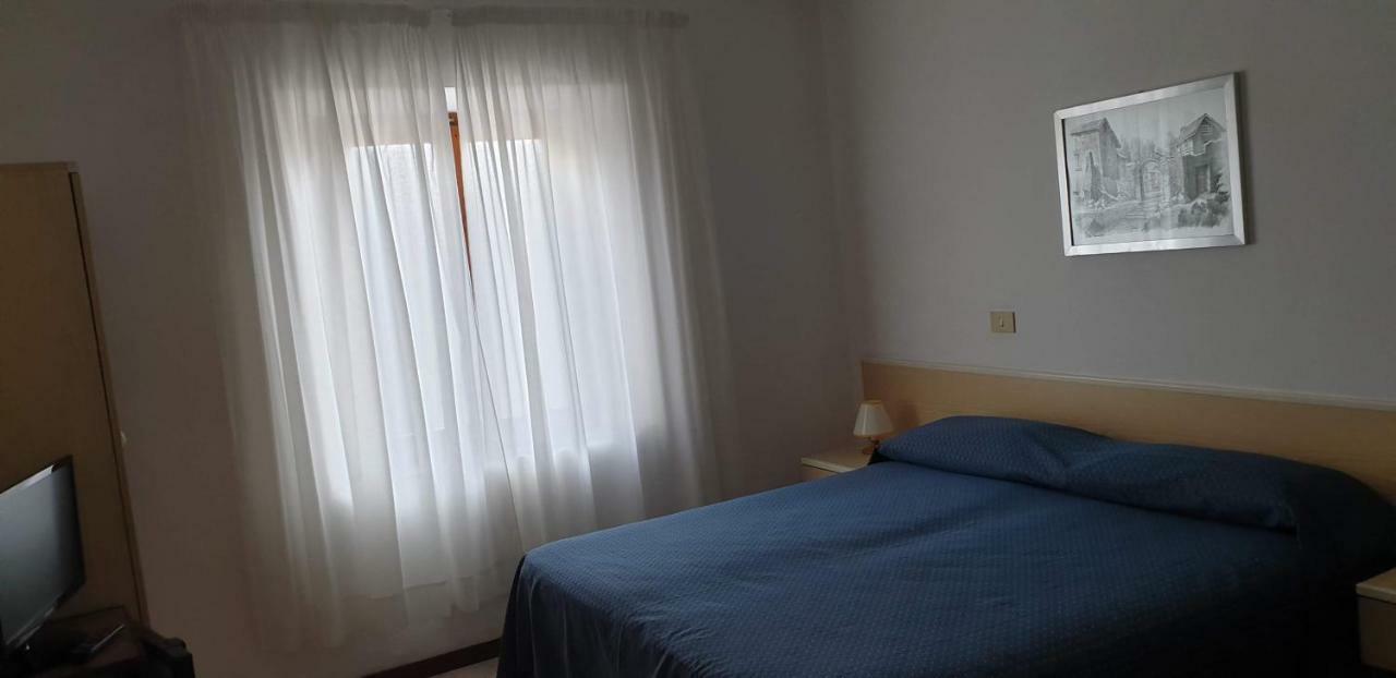 מרצ'יאנה מרינה Hotel Anselmi מראה חיצוני תמונה